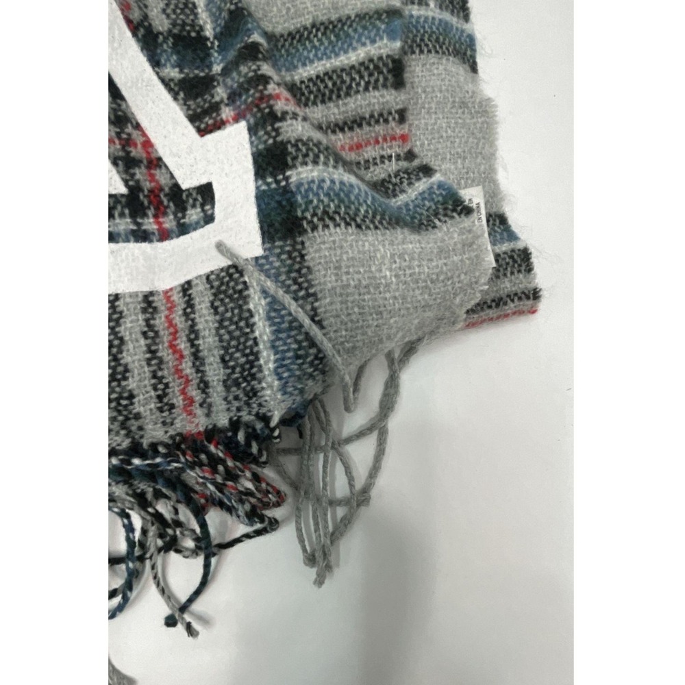 PINK by VICTORIA'S SECRET Plaid Throw Blanket Gray 27" x 88"‎ NWOT - Picture 4 of 7